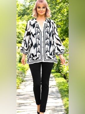 Red and White Printed Button-Up Tunic  see through Top 2X Cruise collection